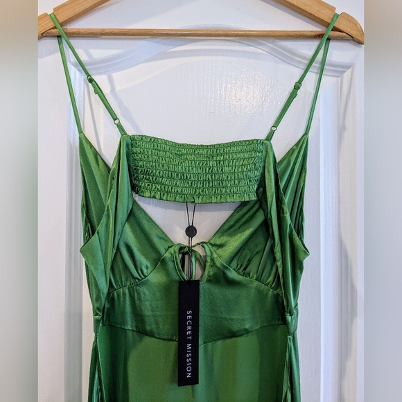 Secret Mission 100% Silk Kathleen Kelly Green Maxi Cutout Dress Size Large NWT - Picture 11 of 16